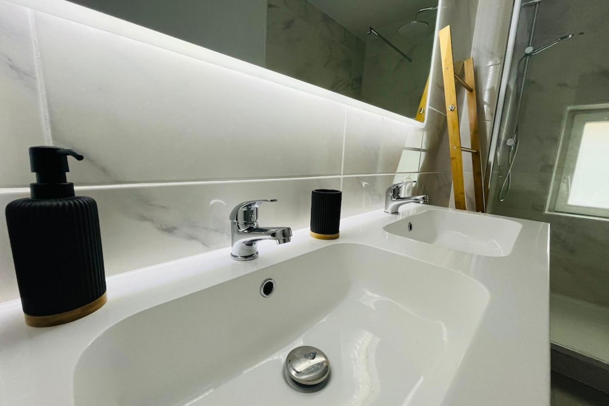 L'Horreum Appartement Proche Des Halles Wifi Narbona Esterno foto
